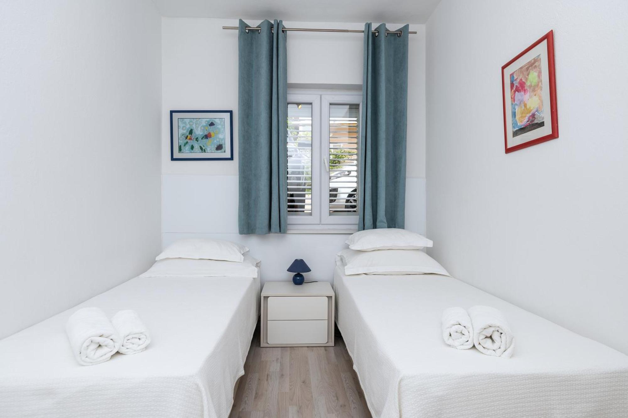 Apartments Sokol Makarska Exterior photo