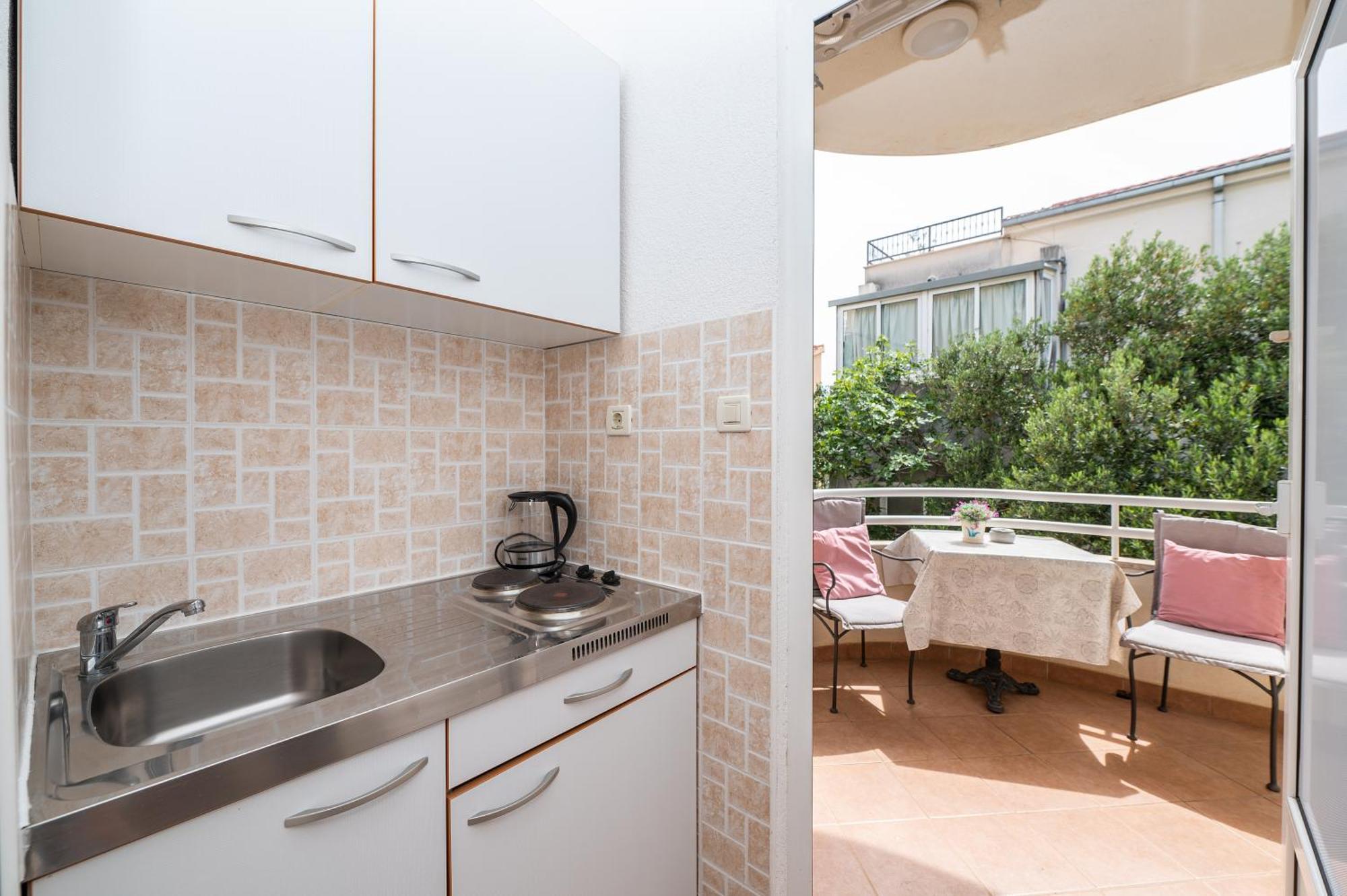 Apartments Sokol Makarska Exterior photo